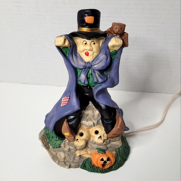 Vintage Lighted Halloween Troll with Skulls Ceramic Excellent - Picture 1 of 15